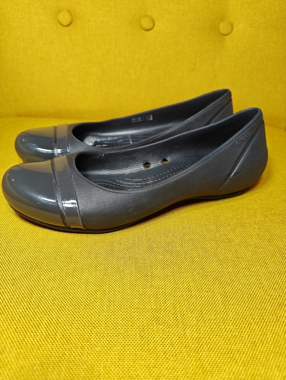 Crocs Patent Cap Toe Graphite Slip On Ballet Flats Shoes Women's Size 7